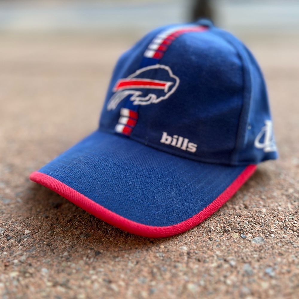 Vintage Buffalo Bills Blue and Red Cap strapback